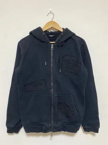 PIU1UGUALE3 RELAX 후드티 XL 작음 와펜 블랙