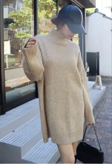 택 포함 새상품 하이넥 루즈 니트 원피스 <WEB 한정판 아이템>