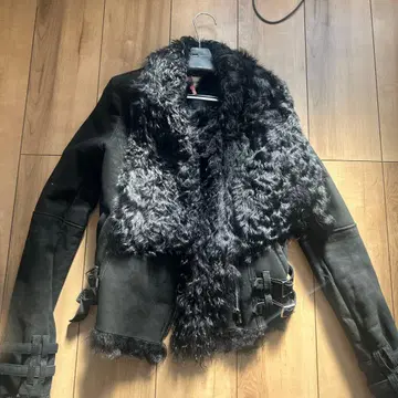 르쉘블루 무스탕 블랙