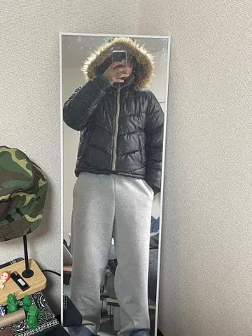 퍼 다운 후드 부착 블랙 다운 자켓