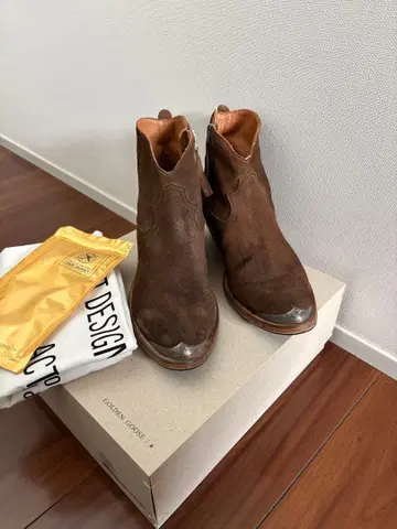 GOLDEN GOOSE 야영 부츠 스웨이드 사이즈 38