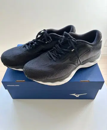 미즈노 러닝화 블랙 28.0cm 웨이브 스카이 5