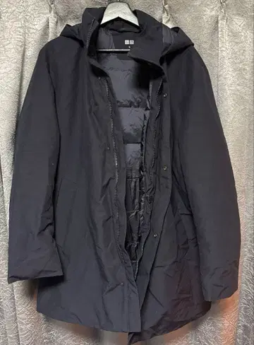 유니클로 하이브리드 다운 코트 남성용 XL