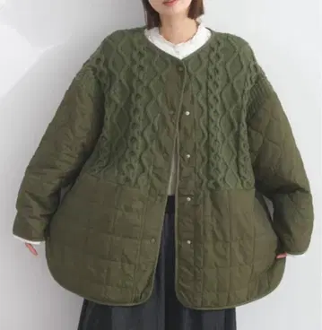 Lupilien 퀼팅 자켓 케이블 니트 충전솜 / 올리브