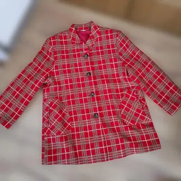 빨간색 베이지 자켓