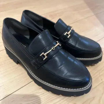 AmiAmi 통굽 트랙 밑창 코인 로퍼