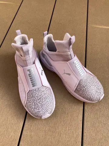 PUMA 핑크 스니커즈