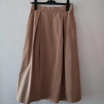 베이지 플리츠 스커트 무릎 기장