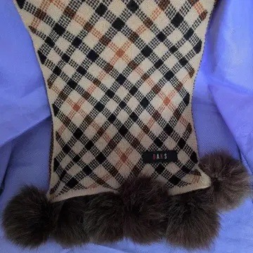 DAKS 체크 무늬 퍼 달린 머플러