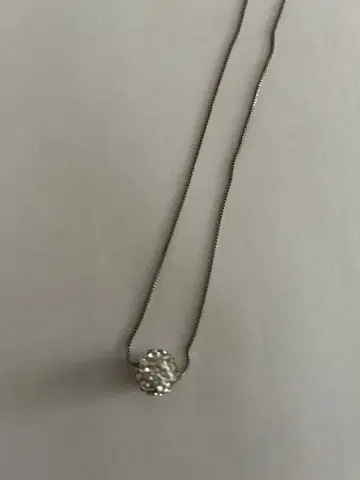 실버색 라운드형 스톤 목걸이