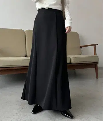 CAPRICIEUX LE'MAGE 플레어 맥시 스커트 블랙 38 사이즈