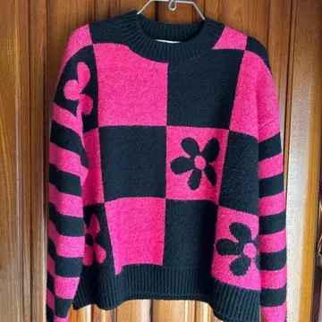 ZARA 핑크와 블랙 꽃무늬 니트 스웨터