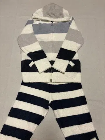 젤라또피케 옴 상하의 L 사이즈