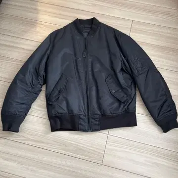 새상품급 유니클로 MA-1 블랙 점퍼/블루종 L 사이즈