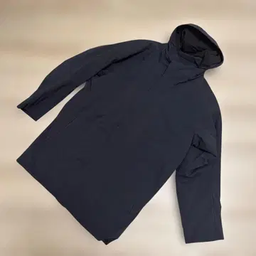 새상품급! 데상트의 경량 마운틴 파카