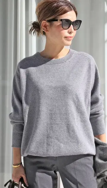 두지엠 클라세 스웨터 그레이 크루넥 니트 긴팔