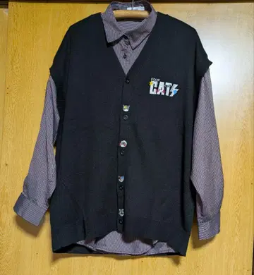 그라니프의 더 포 캣츠 베스트와 이카쿠 셔츠