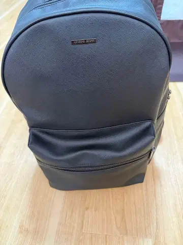 심플 블랙 백팩