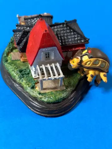 초 메루카리 시 이웃집 토토로 미니 입상 사츠키와 메이의 집 쿠사카베가