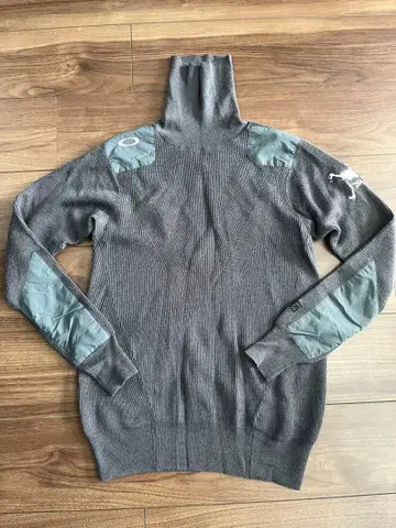 Oakley 그레이 하이넥 스웨터