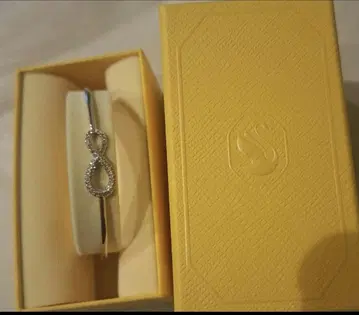 스와로브스키 팔찌