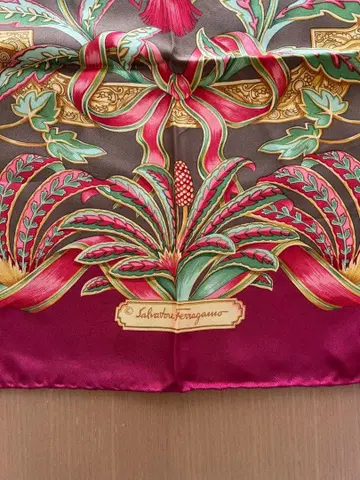 Salvatore Ferragamo 실크 스카프