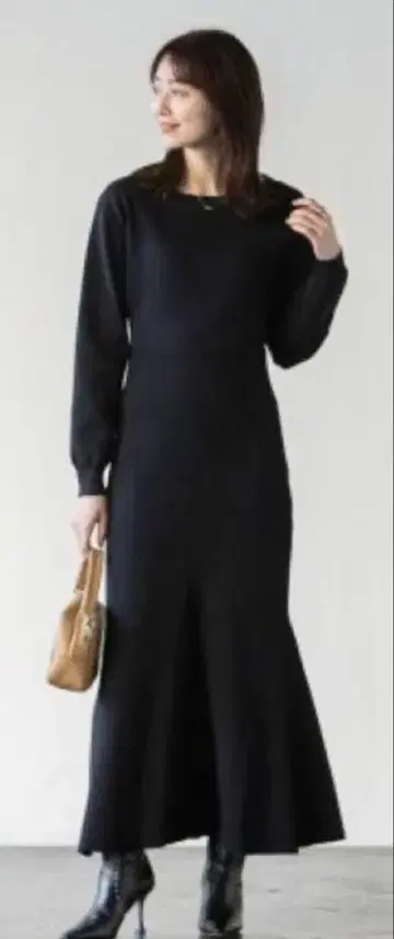 NOBLE 바이컬러 니트 원피스