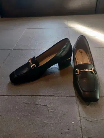 최종 가격 로퍼 골드 버클 포함 점프 가능한 펌프스 39