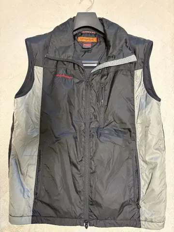 MAMMUT 아중일락 베스트 MEDIUM 블랙/그레이