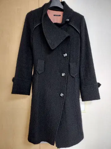 MAITRESSE 메틀리제 블랙 롱 코트