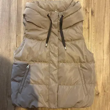 파시오네 베이지 다운 베스트