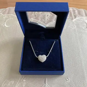 새상품급 [ Swarovski ] 하트형 목걸이(박스 포함)