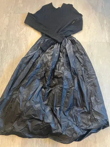 블랙 리브 긴팔 드레스