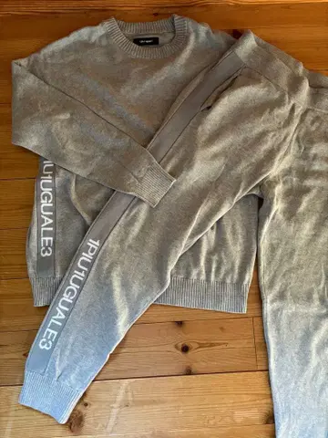 1 piu 1 uguale 3 그레이 니트 맨투맨 세트