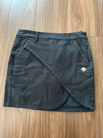 데상트 골프 스커트 블랙 S