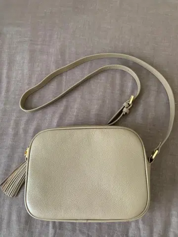 [ 12월 15일까지 기간 한정 판매 ] 블루 신시아 숄더백 에토프