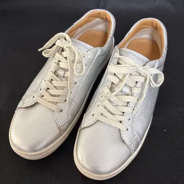 REGAL 리 실버 스니커즈