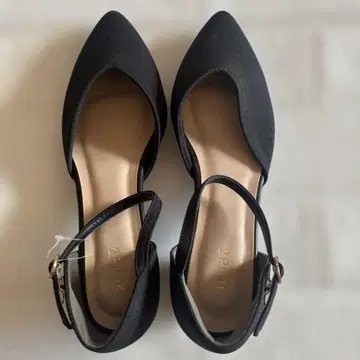 블랙 스틸레토 펌프스