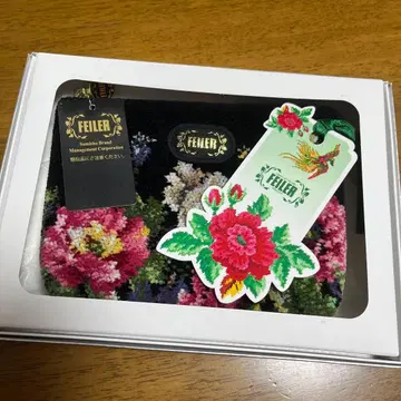 페이 라비린스 파우치