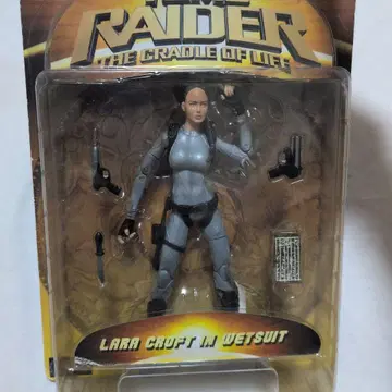 툼 레이더 2 라라 크로프트 피규어