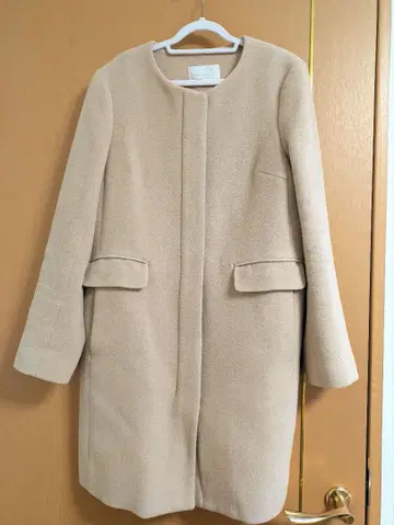 베이지 롱 코트