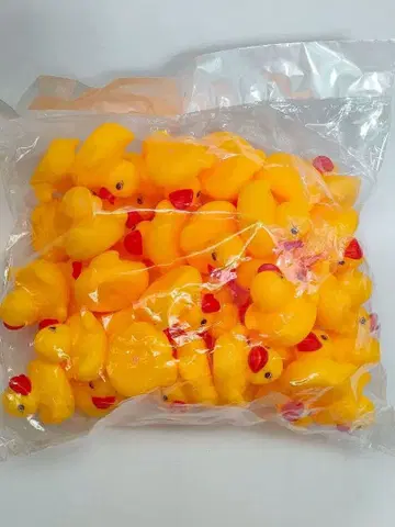 둥둥 떠다니는 삑삑이 오리 옐로우 컬러 (대형) (50개입)