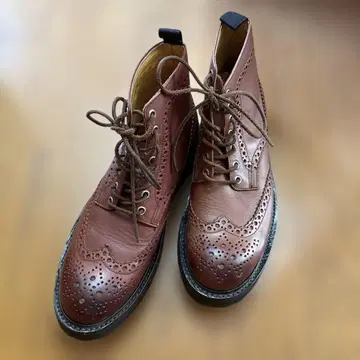 [ 새상품급 ] 브라운 가죽 브로그 하이컷 부츠 7.5