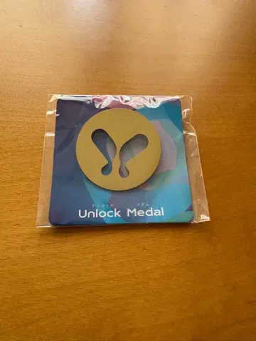 만박 노모의 나라 나비 핀 배지 골드 골드 컬러