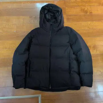 새상품급 유니클로 심리스 다운 파카 3D 컷 블랙 XXL 사이즈