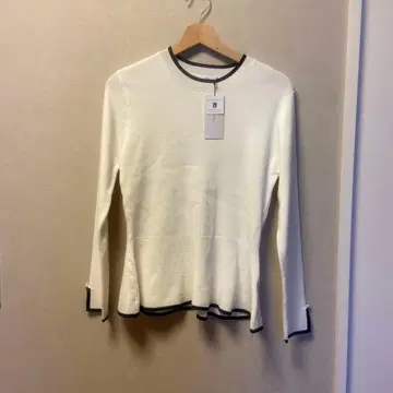 [ 새상품 ] 바이컬러 페플럼 니트 화이트 index