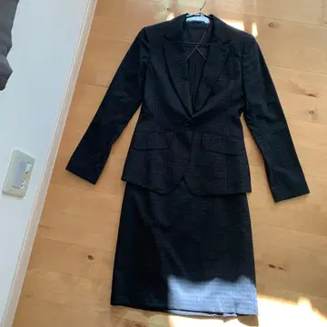 다크 그레이 체크 무늬 수트 세트