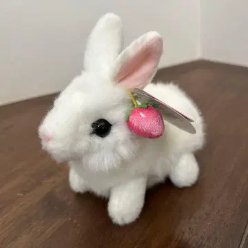 딸기 참 포함 화이트 토끼 봉제 인형