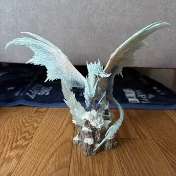 이베르카나 몬스터 헌터 월드 아이스본 혜택 피규어