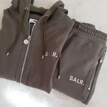 BALA. 보라 맨투맨 상하의 (카키) S~M